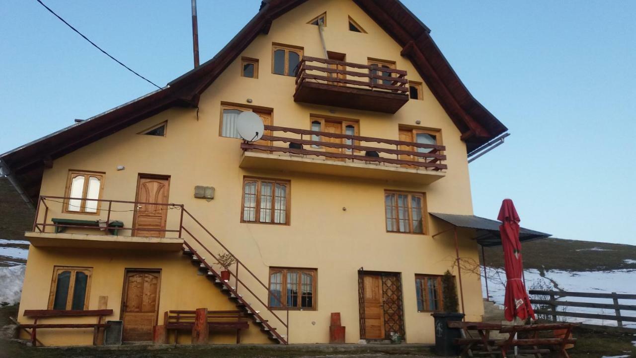 Pensiunea Miesca Matisesti Exteriér fotografie